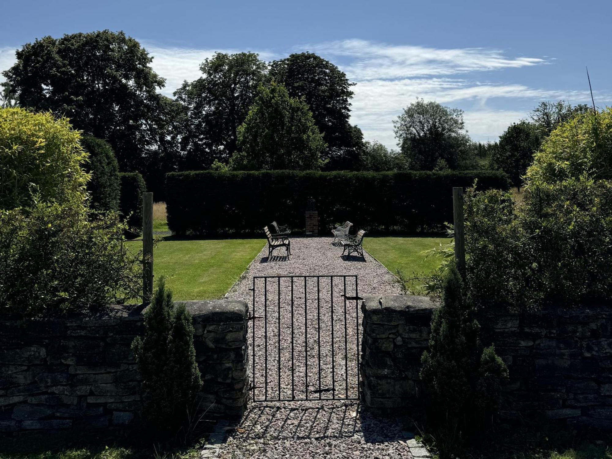 Hookwood Lodge London Gatwick Horley Exterior foto